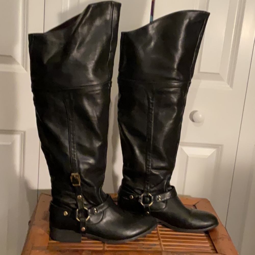 Black Over the Knee Leather Boots - Picture 3 of 10
